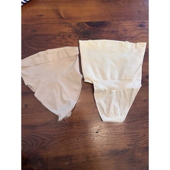 Skims Nude Thongs 2 Pairs size small NEW - Picture 1 of 12